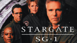 C'est par le biais de la série Stargate que Simon s'est initié à la science-fiction.